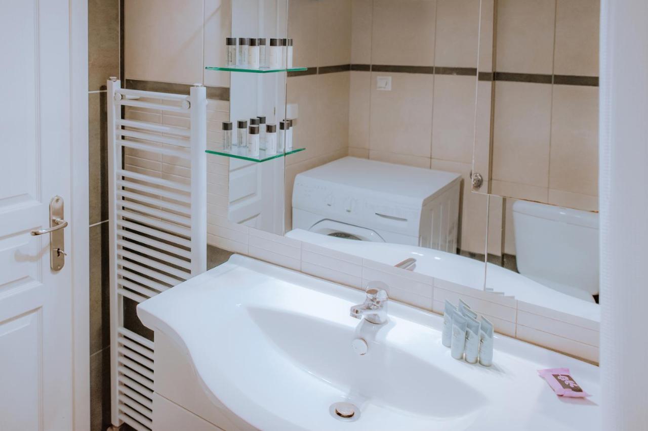 Acropolis Studio Apartment Афіни Екстер'єр фото